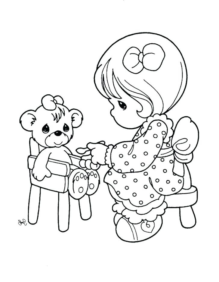 Dibujo de Niña Jugando con Peluche para Colorear
