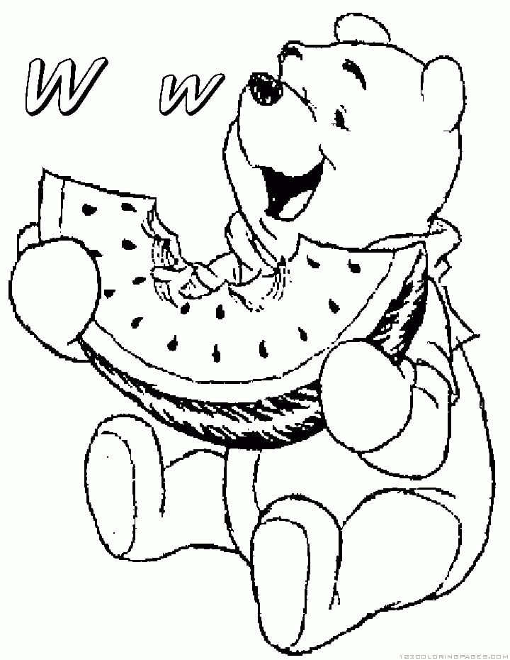 Dibujo de Oso Pooh Comiendo sandía para Colorear